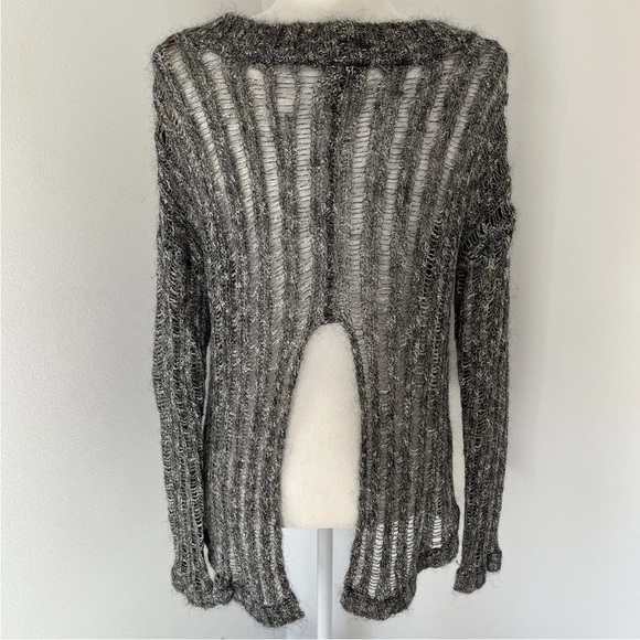 Harley-Davidson Split Back V-Neck Open Stitch Gray Sweater Size Small *H15 - Picture 2 of 4